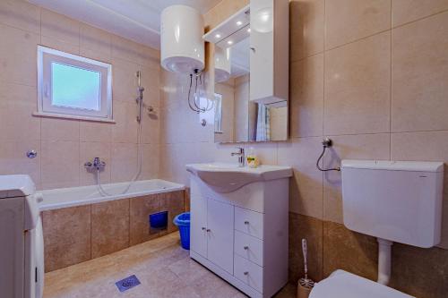 S 2 - modern studio just 50m from the beach