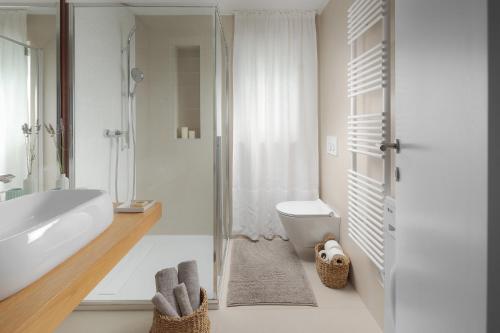 elegant, cosy and quiet, just 1 min to amphiteatre
