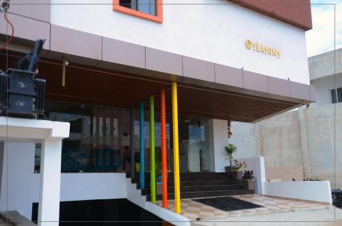 SEASONS HOTEL – Photos 2