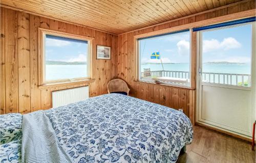 Ένα ή περισσότερα κρεβάτια σε δωμάτιο στο Gorgeous Home In Glöskär With Kitchen