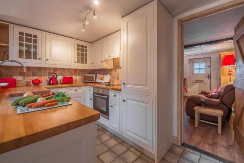 Flint Cottage – Photos 5