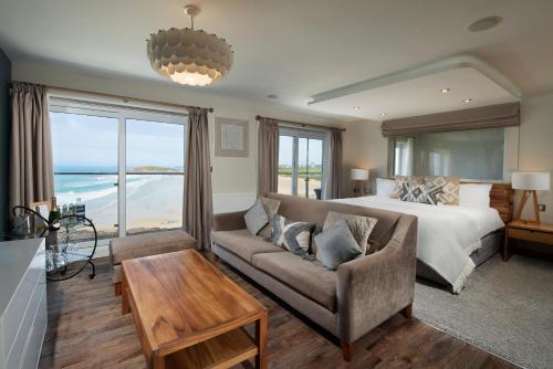 Гостиная зона в Fistral Beach Hotel and Spa - Adults Only