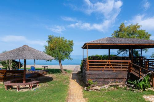 Φωτογραφία από το άλμπουμ του Analipsi Beach Front Villas - Happy Rentals στο Κάστρο