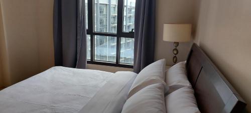 Lovely 1-BR Condo with Pool,NAIA 3,81Newport c3-10i