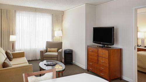 InterContinental Suites Hotel Cleveland, an IHG Hotel Image
