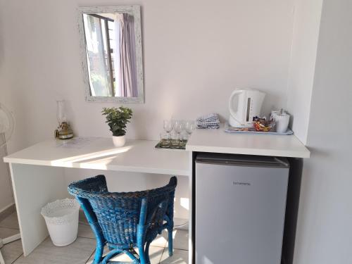 Dapur atau dapur kecil di OCEAN VIEW GUEST HOUSE