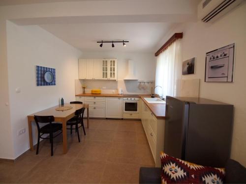 Gallery image of Brna Three-room apartment near the beach-Zen in Brna