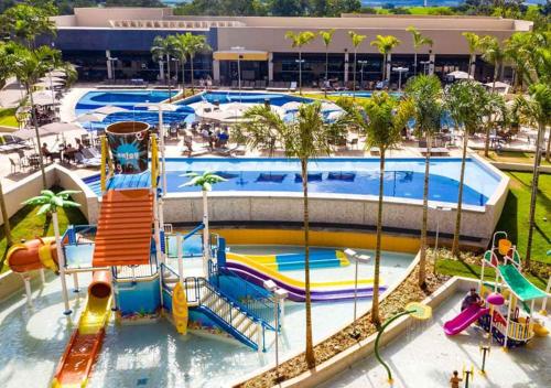 สระว่ายน้ำที่อยู่ใกล้ ๆ หรือใน Enjoy Solar das Águas Park Resort