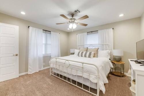 Gallery image of 3 BR Newly Remodeled Home With Farm Style Decor in Oklahoma City