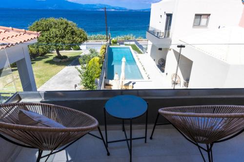 Gallery image of Theros Suites in Dhiminión