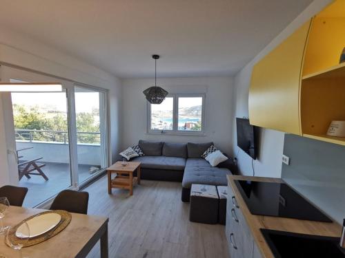 Apartment Pinia tesisinde bir oturma alanı