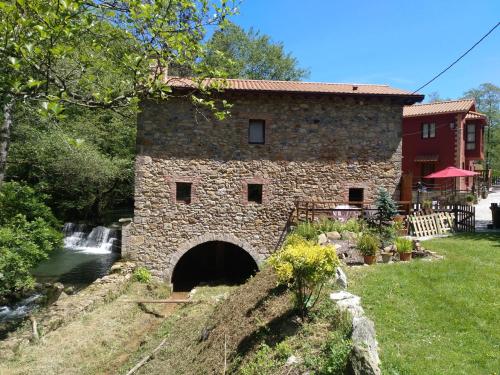 Entrambasaguas的住宿－Posada Pet Friendly El Molino de Cantabria，相簿中的一張相片