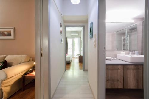 Heart of Koukaki flat, near Acropolis & Filopappou