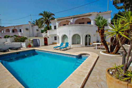 Eugeni - holiday home with private swimming pool in Benissa