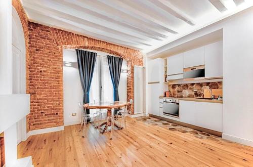 Luxury Apartment in Milan Center