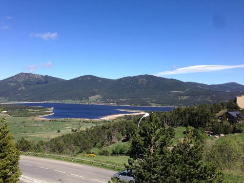 Bergsutsikt från lägenheten