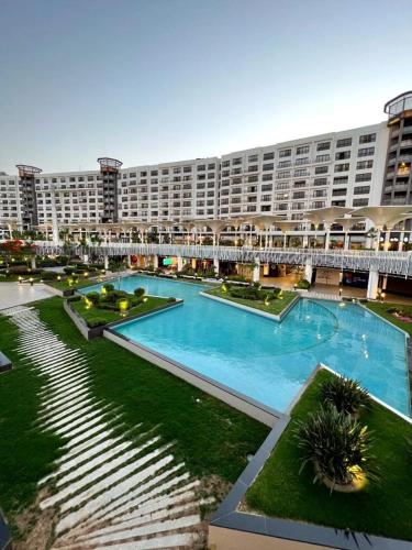 Lovely2 rooms duplex with pool in front AUC