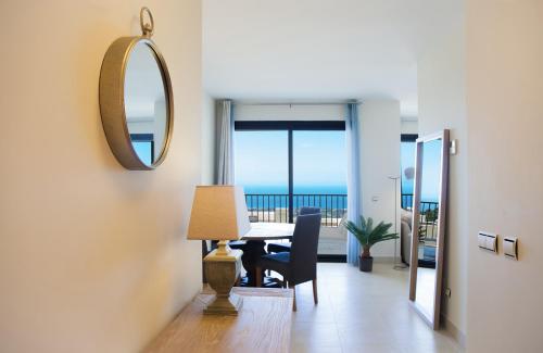 Luxury Spa Resort Marbella 2 bedroom 3 beds sauna gym pools jacuzzi