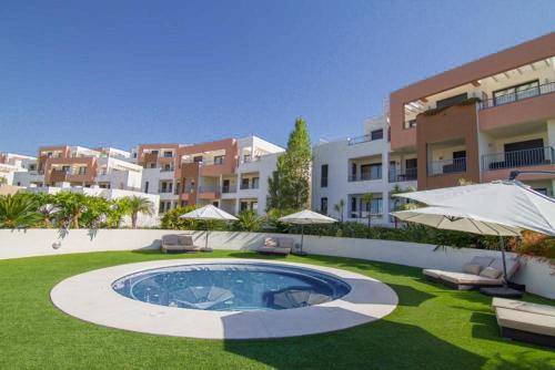 Luxury Spa Resort Marbella 2 bedroom 3 beds sauna gym pools jacuzzi