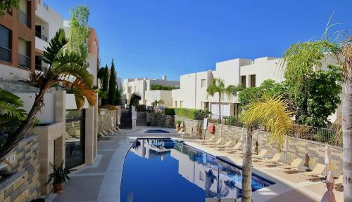 Luxury Spa Resort Marbella 2 bedroom 3 beds sauna gym pools jacuzzi