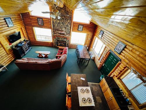 Galeriebild der Unterkunft Angler's Lodge in Island Park