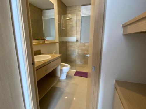 Koupelna v ubytování Santa Marta Condominio Reserva del Mar Playa Salguero frente al Mar