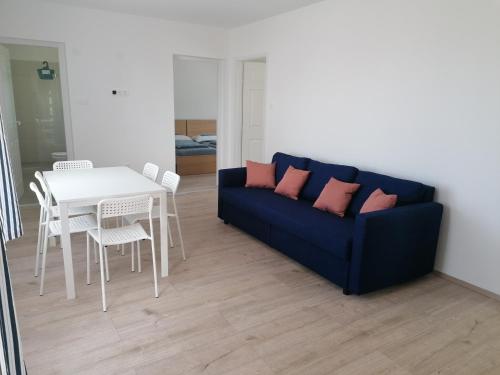 Photo de la galerie de l'établissement Sóstói Strand Apartmanház, à Siófok