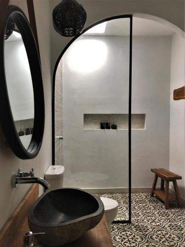 Bilik mandi di Nagara Boutique Hotel
