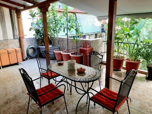 Large terrace apartment near city centre