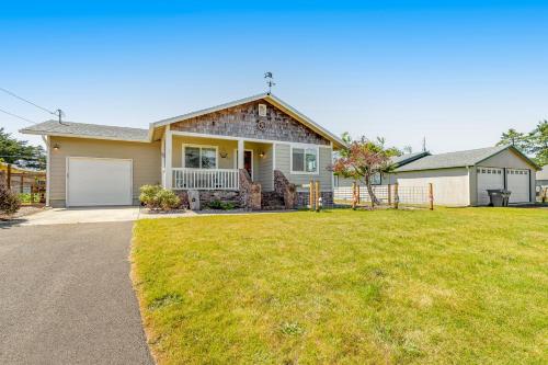 a house with a lawn in front of it at Stella Maris in Westport