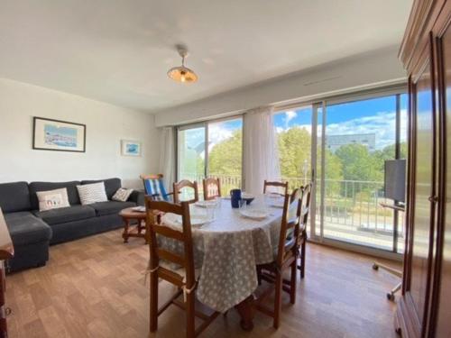 Appartement lumineux 3 pièces, 5 couchages, centre de La Baule, proche plage avec parking et ascenseur - FR-1-245-6