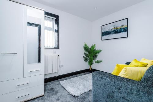 Studio Three, Clarendon Apartments – Photos 3