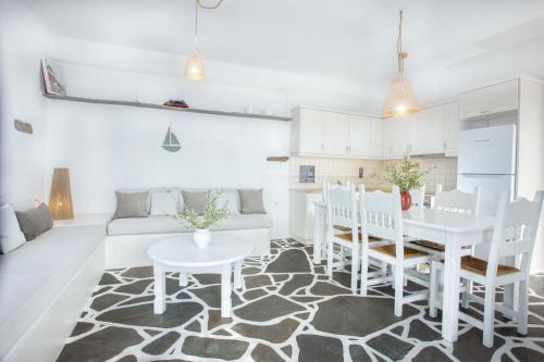Η κουζίνα ή μικρή κουζίνα στο Penelope Villas