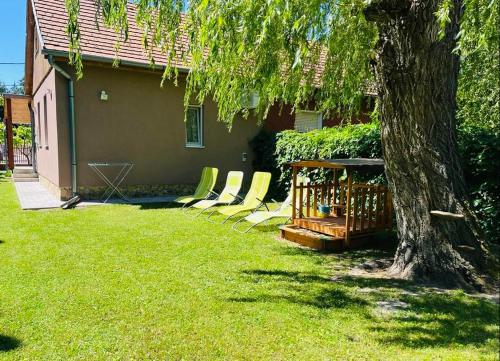Taman di luar Vadszőlő Apartman