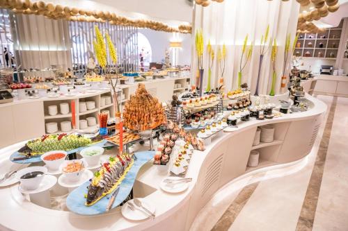 Comida en o cerca de este hotel