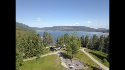 Ett flygfoto av Telemark Camping