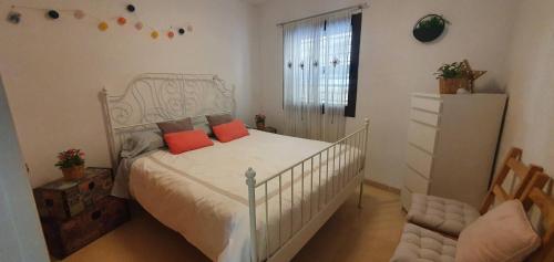 Apartamento con jardín y piscina