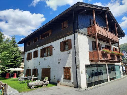 Das Gebäude in dem sich die Ferienwohnung befindet