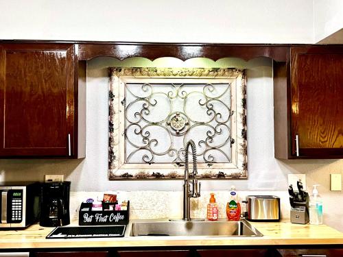 Hidden Gem Retreat in the Heart of Paysonにあるキッチンまたは簡易キッチン