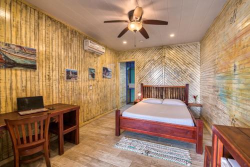 Ein Bett oder Betten in einem Zimmer der Unterkunft Skully's House