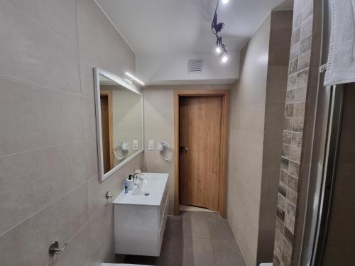 Kúpeľňa v ubytovaní Apartament z pięknym widokiem na las