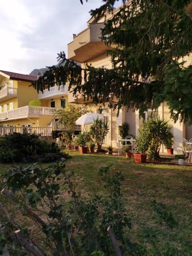Apartments Sretna