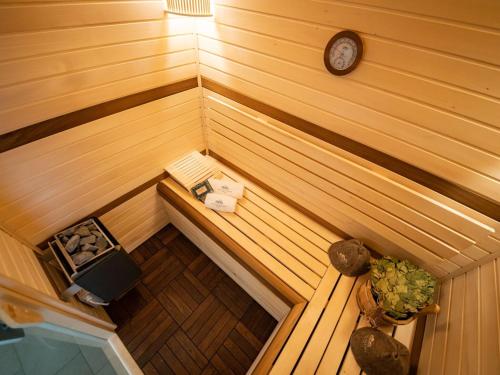 Imagen de la galería de Holiday home with sauna and jacuzzi in BALTIC VILLAGE, en Damp