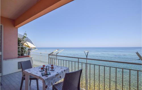 Amazing Apartment In Marina Di Caronia With 1 Bedrooms And Internet