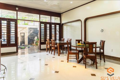 Ruang duduk di Su's Villa Hà Giang