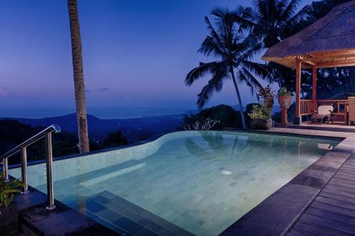 Swimmingpoolen hos eller tæt på Loids Villa Eco Lodge Lempuyang