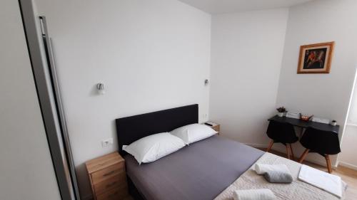 Llit o llits en una habitació de Cherry