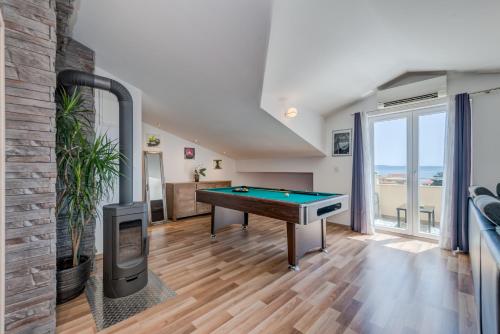 SUMMER ORCHID - Spacious Duplex By The Beach & PS5