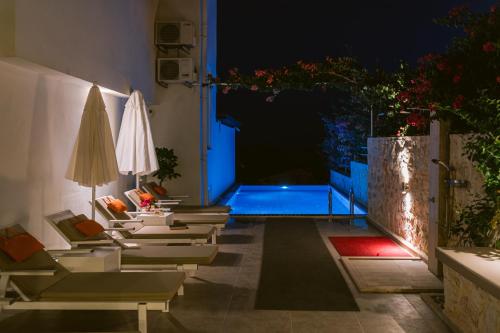 Bazén v ubytování Villa Lalaland ЕСО Retreat nebo v jeho okolí