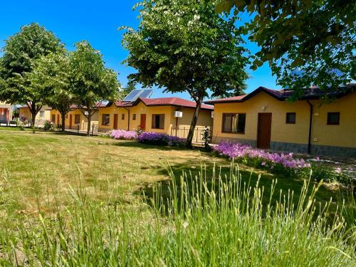 Vonkajšia záhrada v ubytovaní Complex Terazini
